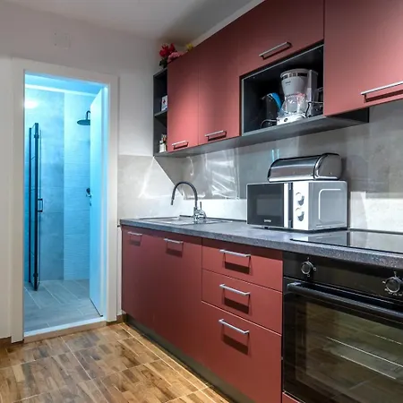 Marta - Free Parking! Split