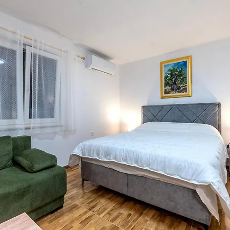 Marta - Free Parking! Appartement Split