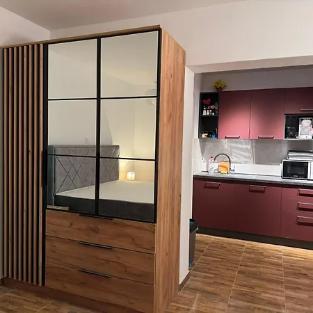 Marta - Free Parking! Apartment Split