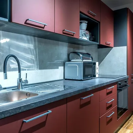 Marta - Free Parking! Split