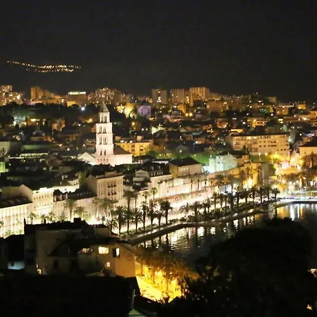 Marta - Free Parking! Split