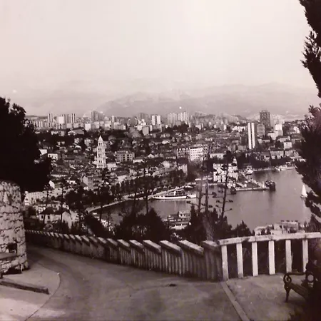 Marta - Free Parking! * Split